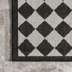 NuLOOM Valery Checkered Indoor/Outdoor Patio Area Rug -Sunnydaze Decor Store GUEST 5233bbec e696 4fcf 8620 84d4ec11aa0b