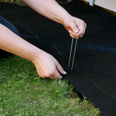 Sunnydaze Decor Sunnydaze UV Resistant Landscape Fabric Weed Barrier Fabric With Landscape Staples 9 Sunnydaze Decor Sunnydaze UV Resistant Landscape Fabric Weed Barrier Fabric With Landscape Staples - Image 7