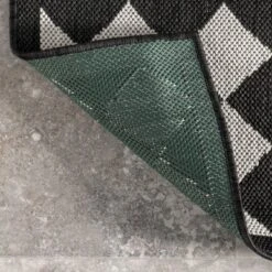 NuLOOM Valery Checkered Indoor/Outdoor Patio Area Rug -Sunnydaze Decor Store GUEST 8b4ec79e 7967 4f75 aca2 e979d63d4505